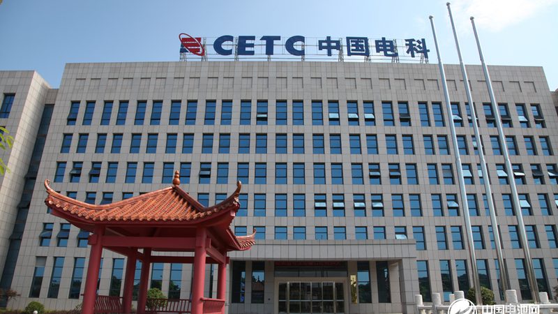 连接器：电子设备中的“桥梁”，如何选择合适的厂家？**